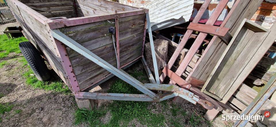 Przyczepka dwukołowa do ciagnika Czerwony Kościół