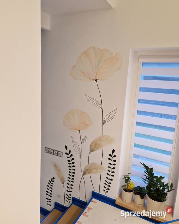 Artystyczne malowanie ścian kwiatowy mural w Brzesko