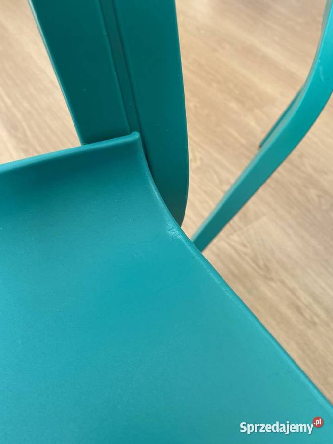 Dwa zielone krzesła Ikea Teodorem Kraków