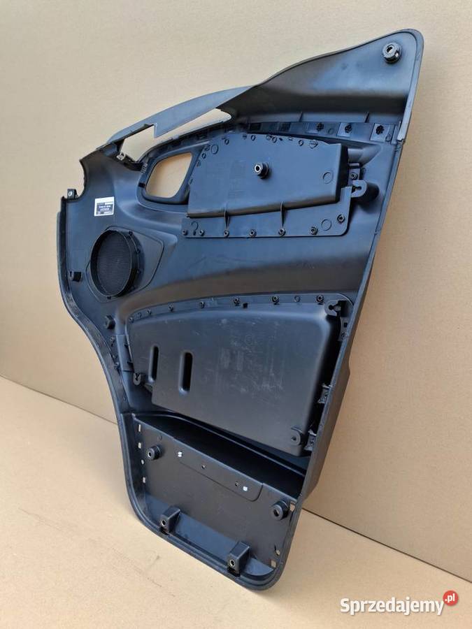 IVECO DAILY 14 BOCZEK DRZWI LEWYCH TAPICERKA Bieleń sprzedam