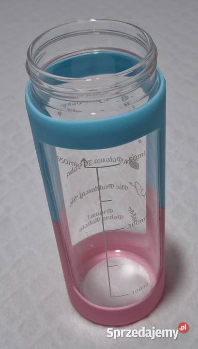 Szklany bidon na wodę z silikonowym ochraniaczem Czeladź