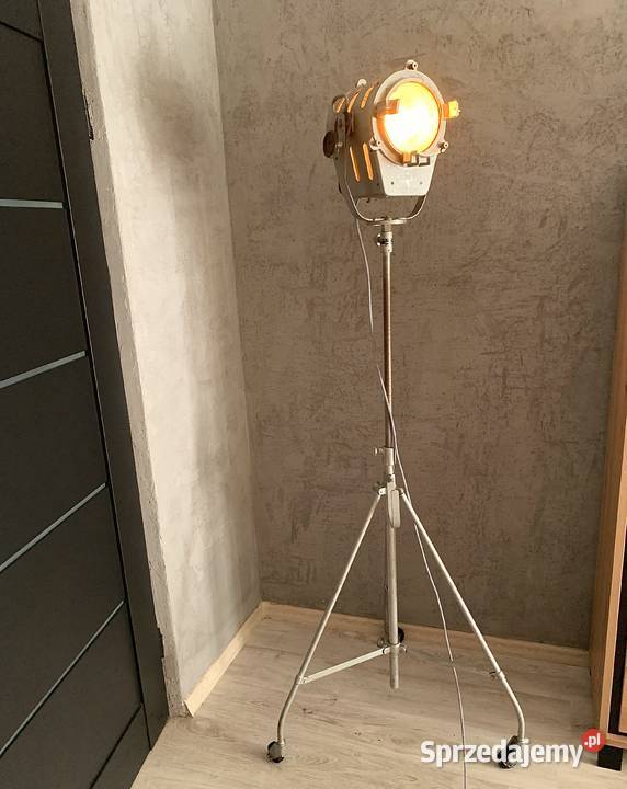 Lampa filmowo teatralna PRL 1963 r Vintage loft