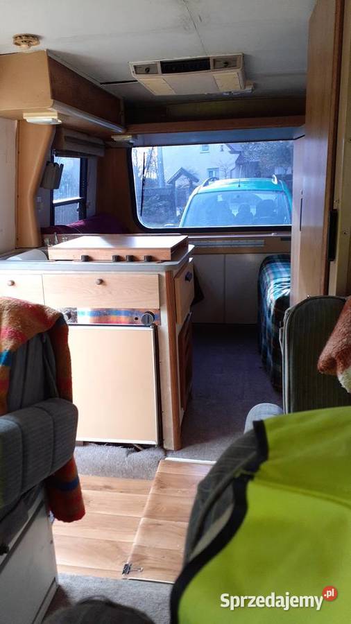 Kamper Winnebago Lesharo Popielów