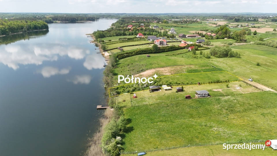Siedliska działka z linią brzegową jeziora