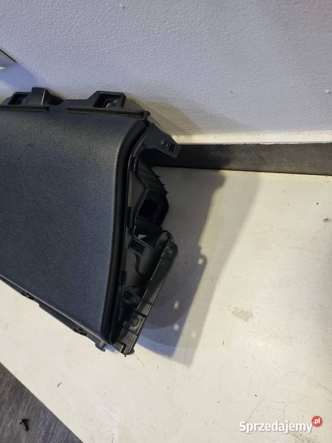 SCHOWEK PASAZERA EUROPA KIA NIRO 2017 Skierniewice