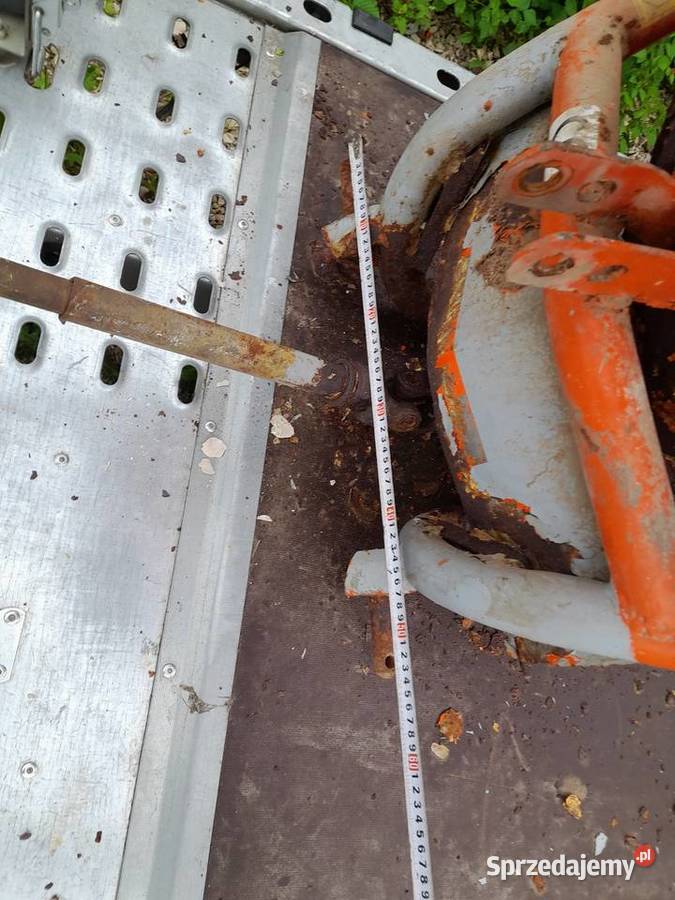 Rozsiewacz lejowy do traktorka ogrodowego