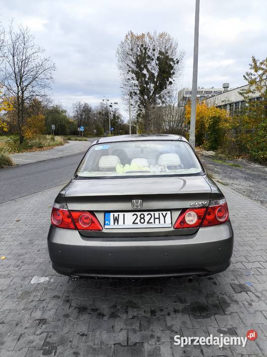 Honda City 14 2005 sedan benzyna Toruń