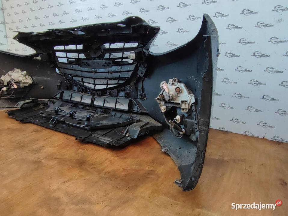 MAZDA 3 22 D 14r zderzak przód Kielce
