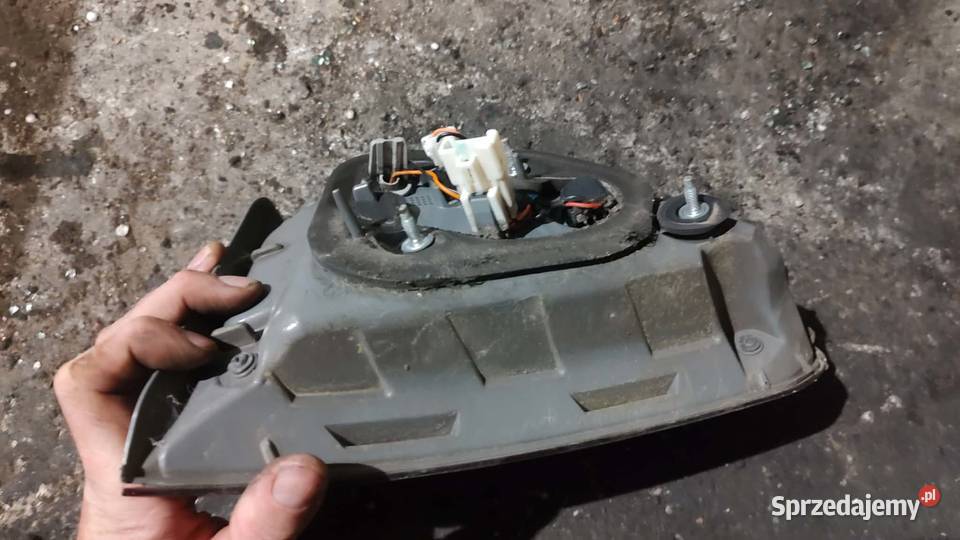 Lampa lewa prawa tył tylna w klapę Hyundai i40 Książ Wielkopolski