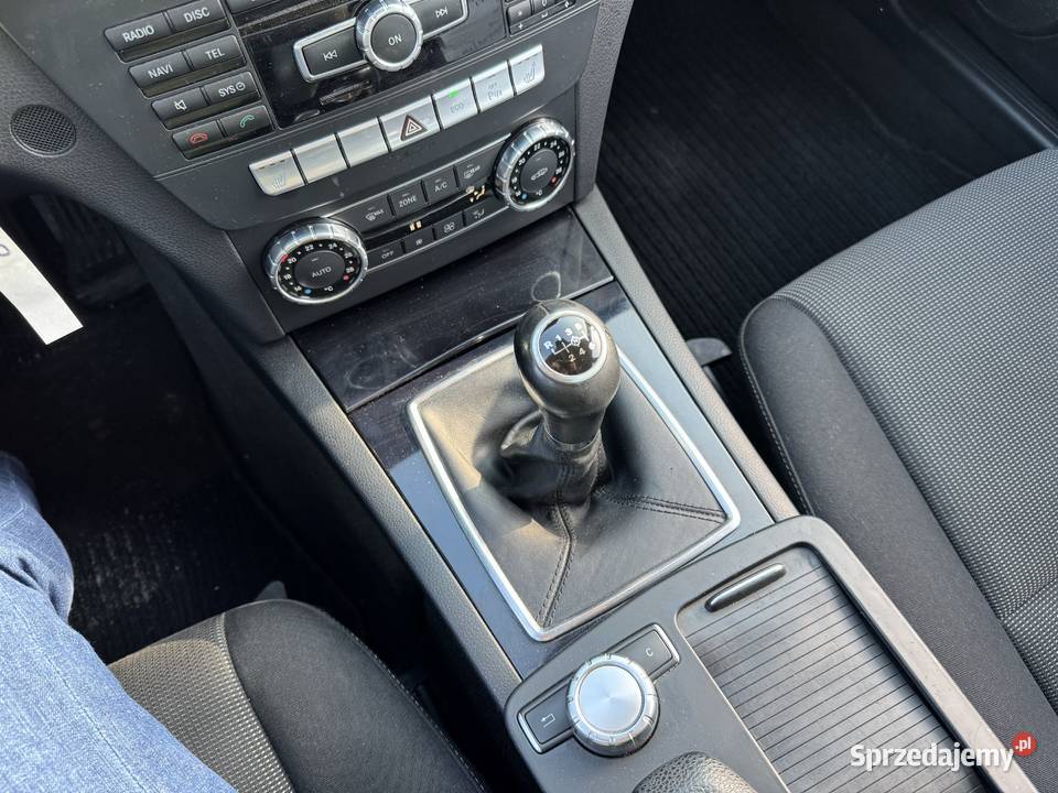 Mercedes C 18 BENZYNA Klimatronik Nawigacja Ledy Klasa C