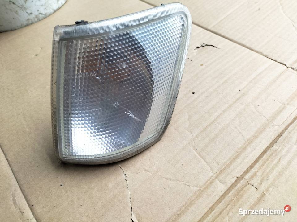 FIESTA MK3 MIGACZ KIERUNKOWSKAZ LEWY PRZÓD