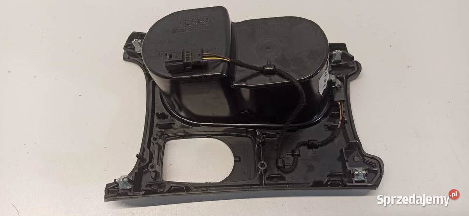 MERCEDES CLA X117 UCHWYT NA KUBKI A1766804900 Części samochodowe dolnośląskie