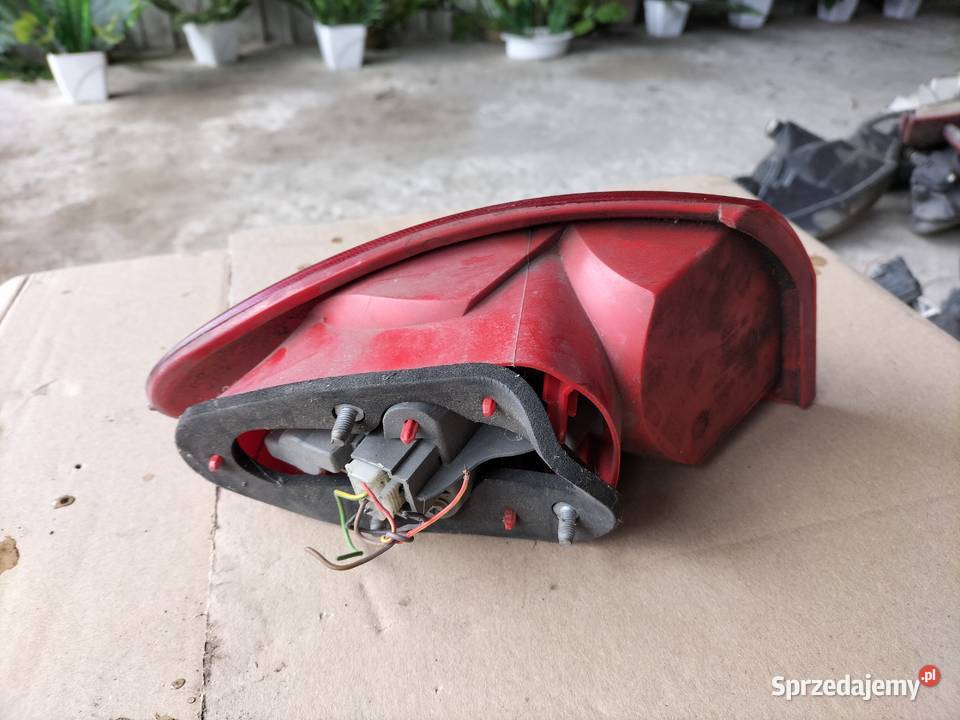 Alfa Romeo 147 LAMPA TYLNA TYŁ PRAWA Kamień-Kolonia