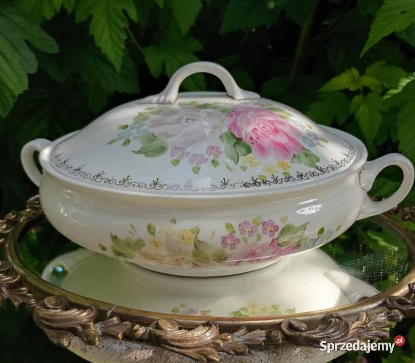 Porcelana zdobiona motywem róż Pabianice