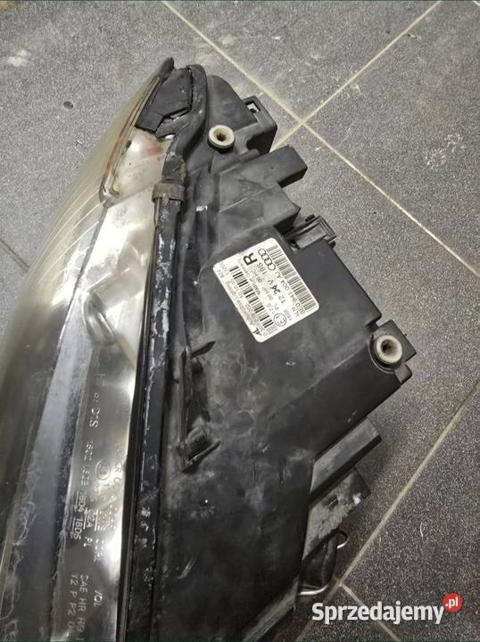 Lampy przód A4 b7 osobowe Lampy przednie