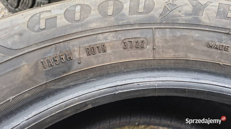 Opony zimowe GoodYear 215 Samochodowe