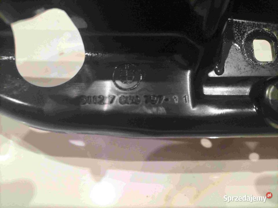 Ślizg zderzaka środkowy górny BMW E61 stan Poręba