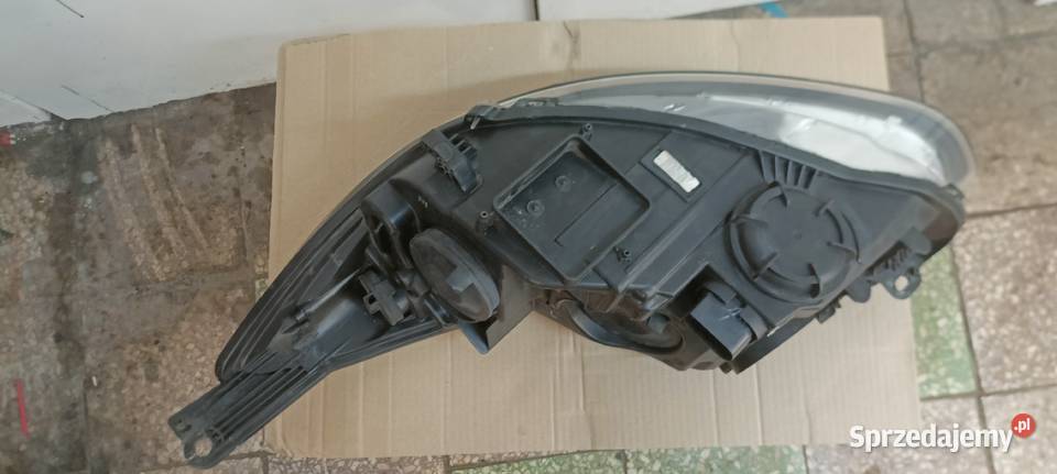 Lampa prawy przód Ford Focus MK3 Lampy przednie Kielce sprzedam