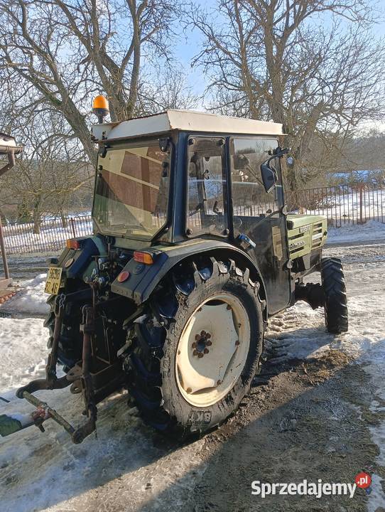Ciągnik sadowniczy Hurliman 4x4 z kabiną pełzaki Annopol sprzedam