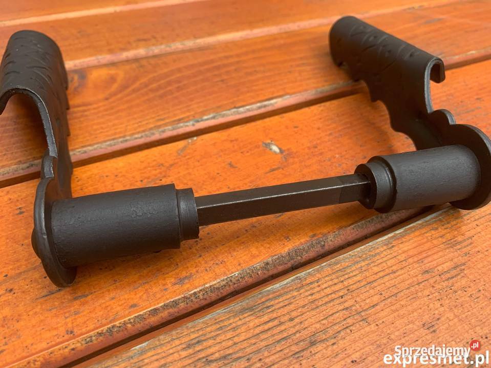 Piękna KUTA KLAMKA z długim szyldem klamka kuta małopolskie Rzeszotary