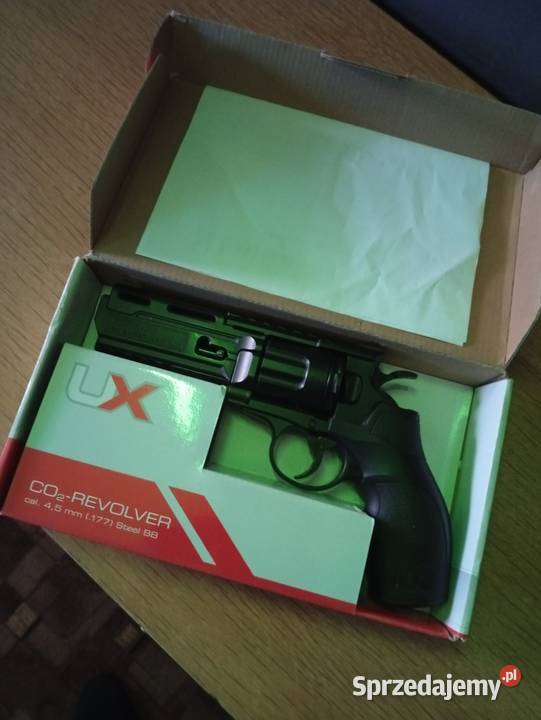 Rewolwer wiatrówka UMAREX Krosno