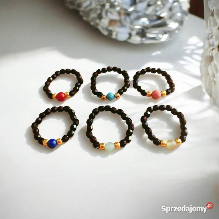 Pierścionek z kamieniami łódzkie Zgierz