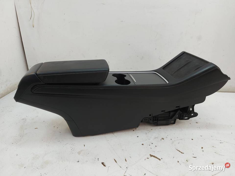 TESLA MODEL Y 2024r PODŁOKIETNIK TUNEL ŚRODKOWY osobowe dolnośląskie