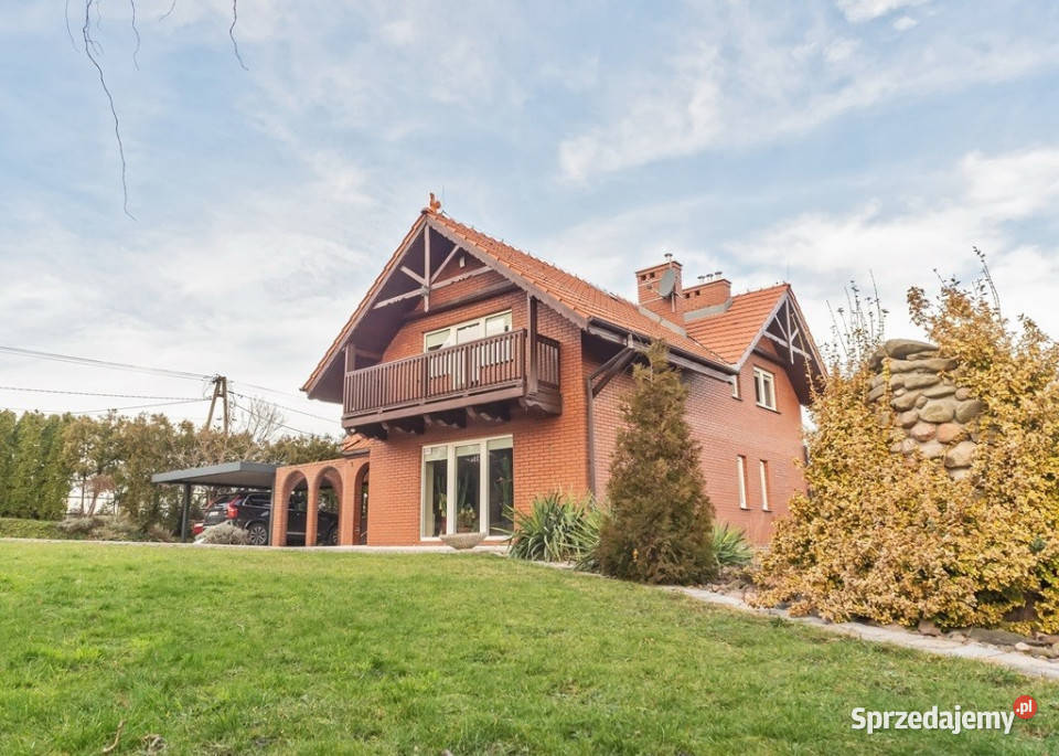 Dom w świetnej lokalizacji JAWORZE 2048m2