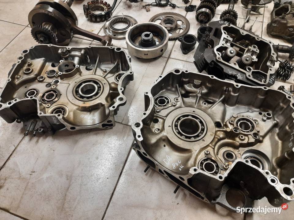 Suzuki DR 800 S BIG Części silnik głowica