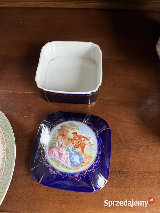 Puzderko szkatułka z dekorem Miłości wiedeńskiej Porcelana i szkło Gdańsk