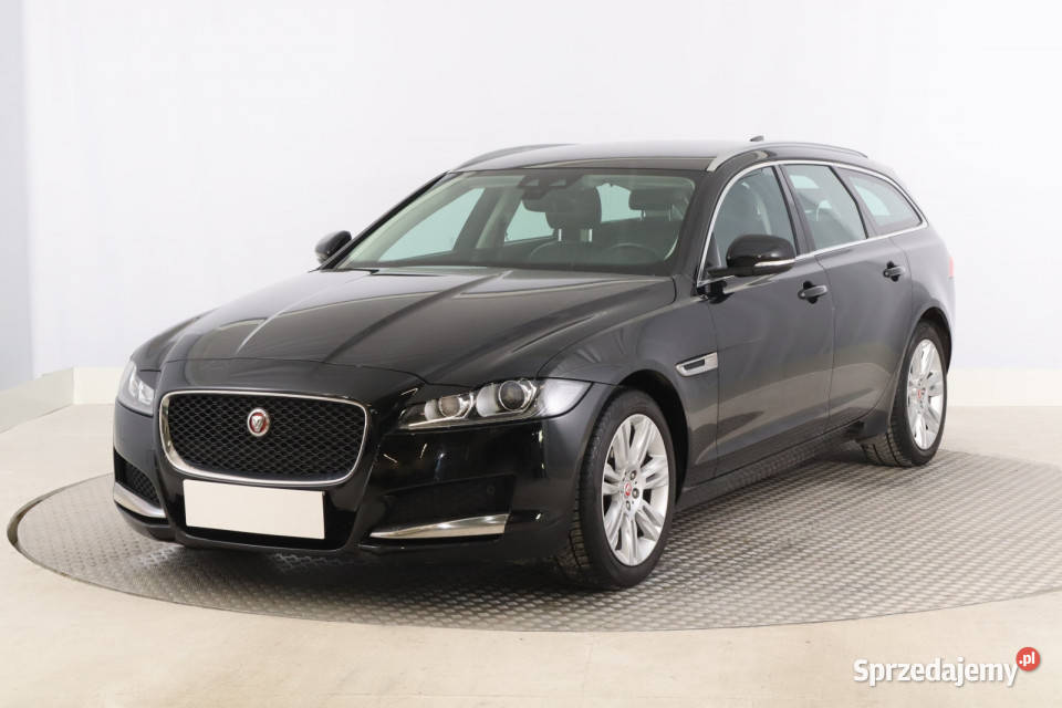 Jaguar XF 25d AWD klimatyzacja