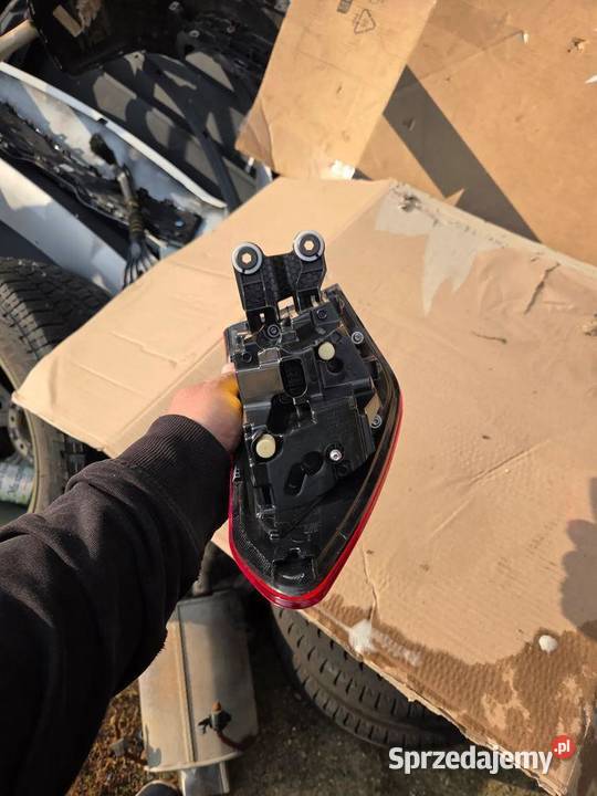 Lampa prawa prawy tył tylna Seat Leon IV osobowe