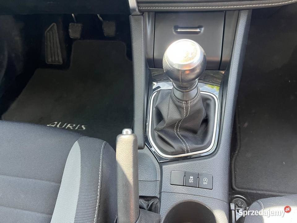 TOYOTA Auris 12T 116 Design EB162 1200cm3 Kielce