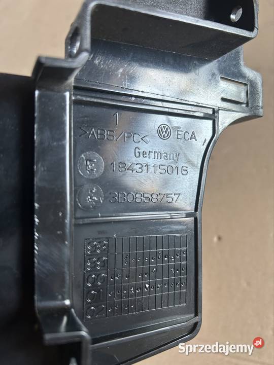 Kosz radia 2din Passat b5 b5fl 3b0858757 Grudziądz