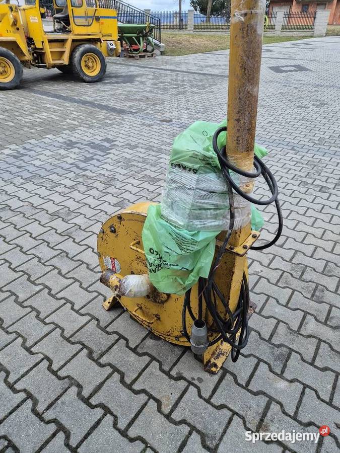 Mieszalnik pasz 500 śrutownik ssąco tłoczący Kowale sprzedam