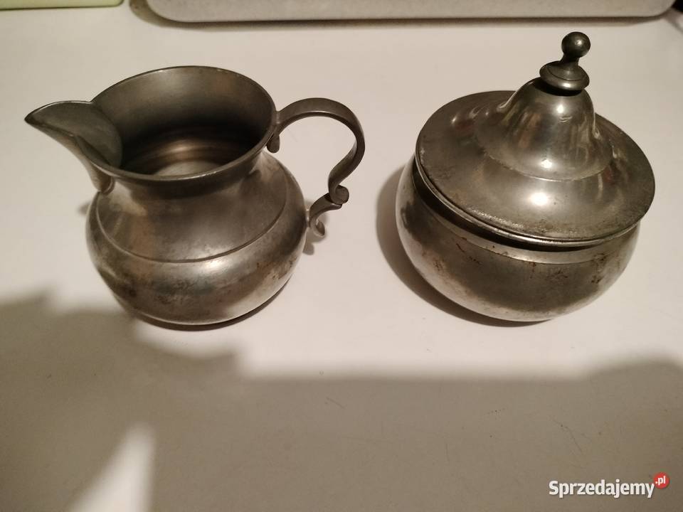 Zestaw dzbanuszek i pojemnik z pokrywką metal Choszczno