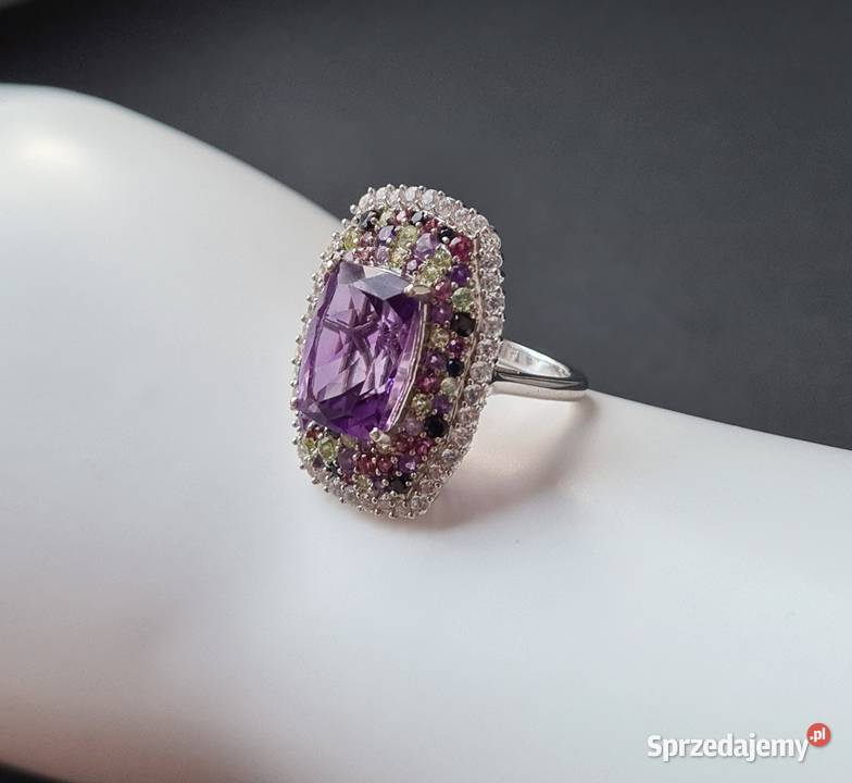 Srebrny pierścionek z kamieniami szlachetnymi srebro