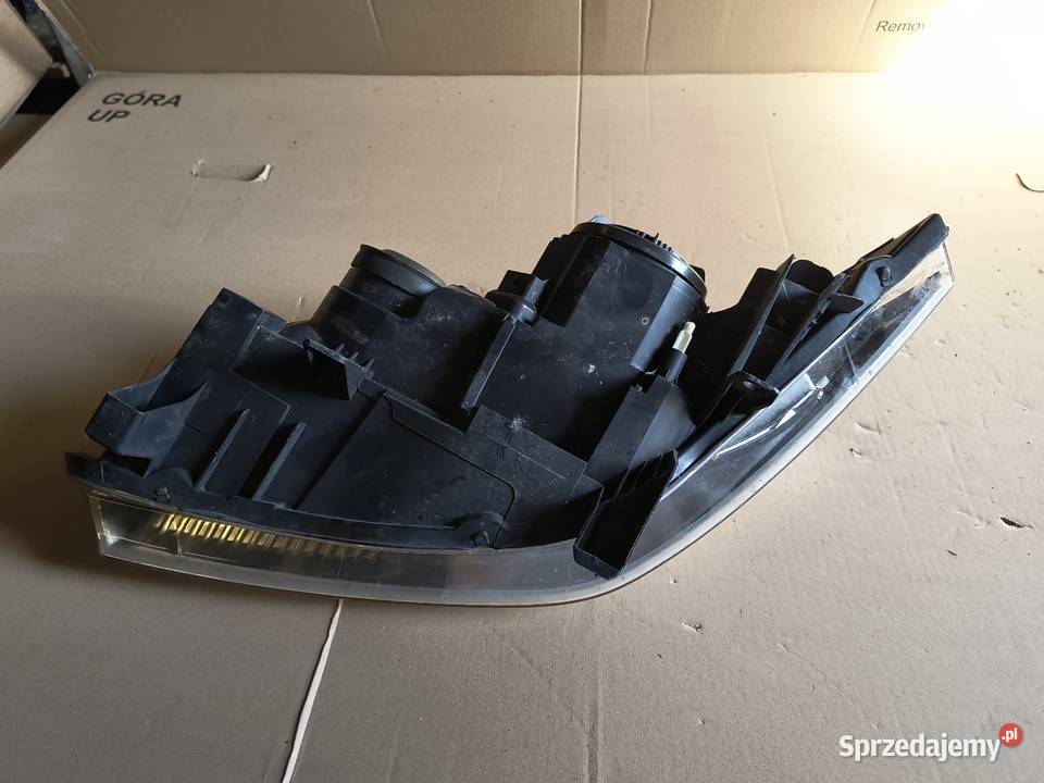 Renault Megane II lift 0609 Reflektor prawy dolnośląskie Domasław