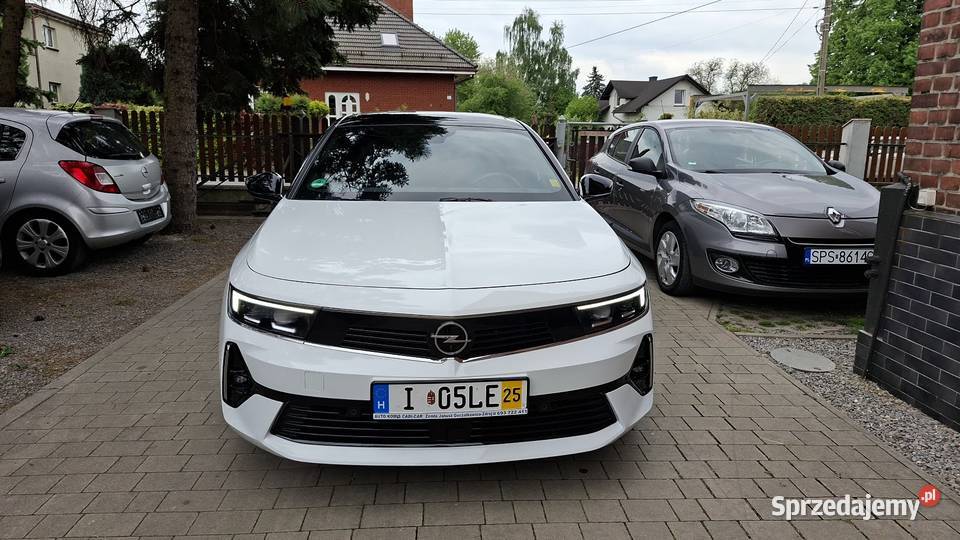 Opel Astra 12 Turbo Automatik GS benzyna