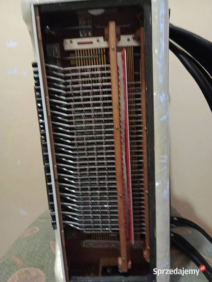 sprzedam akordeon ETombolini 4 dhóry w stanie świętokrzyskie Ostrowiec Świętokrzyski sprzedam