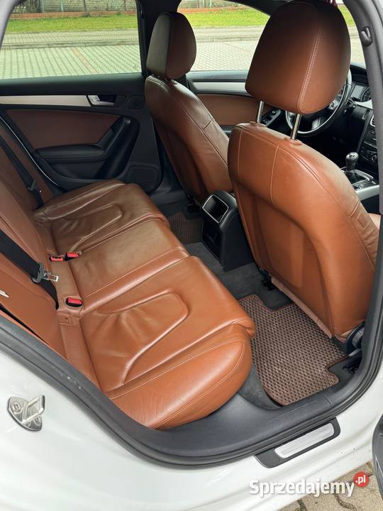 Audi A4 B8 Avant 2011 226 przebieg 20 TDI manualna Bodzentyn