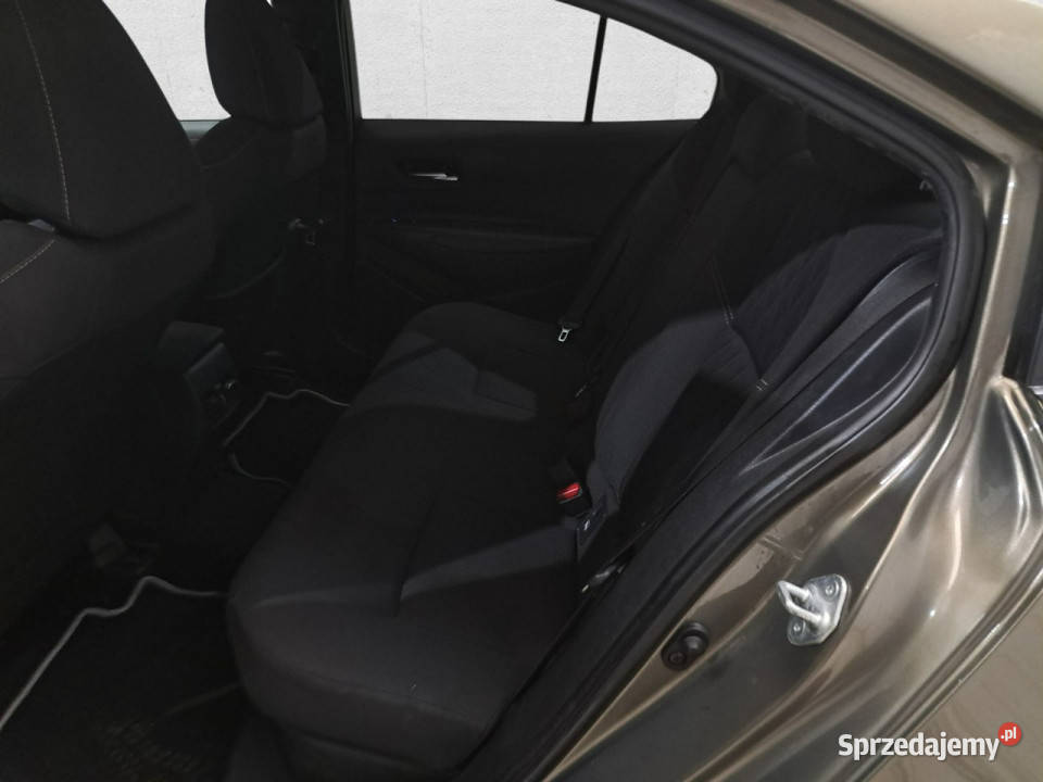 Toyota Corolla Seria E16 2012 Komorniki sprzedam