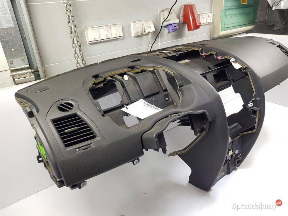 DESKA KOKPIT RENAULT MEGANE GRANDTOUR 8200079141 Lipno