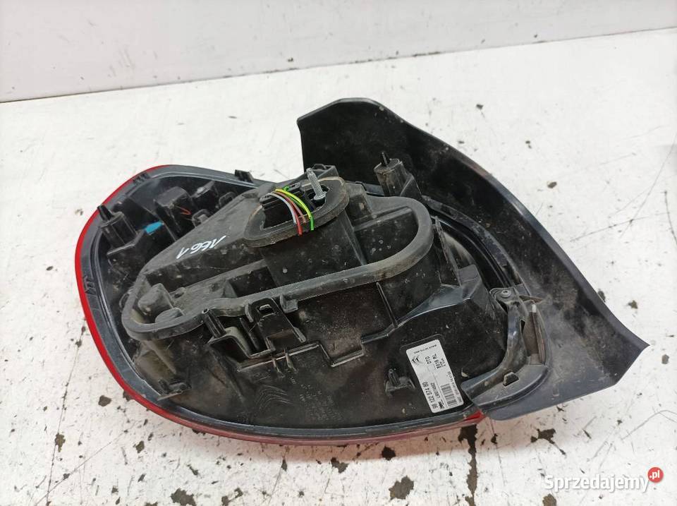 LAMPA TYŁ PRAWA EU 9812257480 Citroen C3 III Lampy tylne Części samochodowe