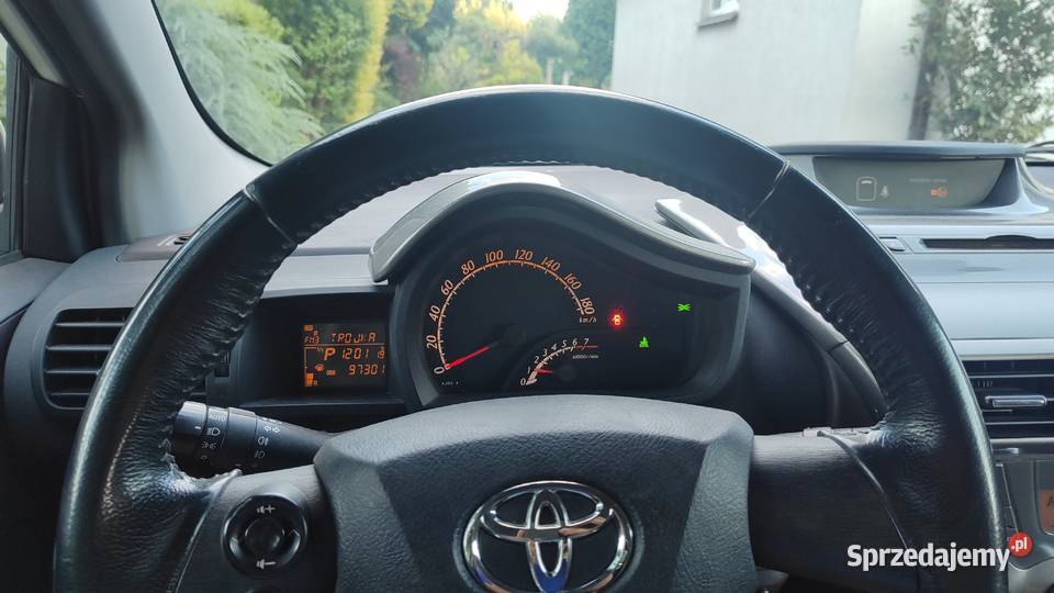 Toyota iQ AUTOMAT 99000 10 2 kluczyki zamiana Rok produkcji 2010 dolnośląskie