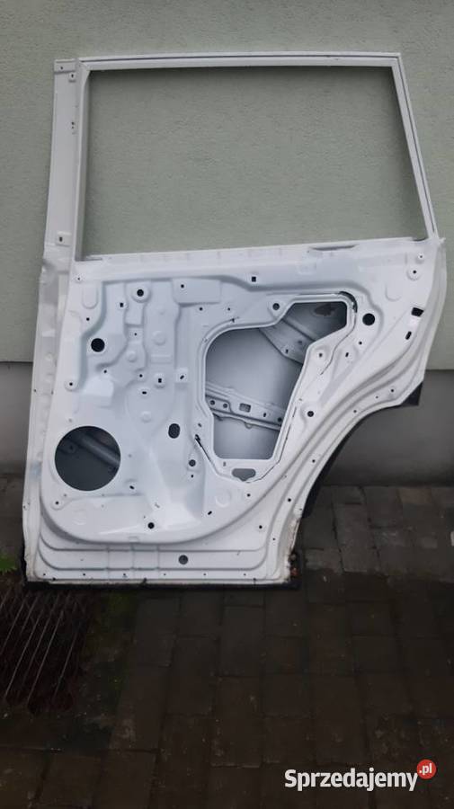 DRZWI TYLNE PRAWE TOYOTA RAV 4 części blacharskie Łódź