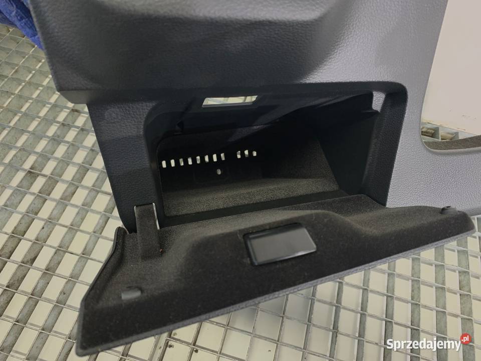 SCHOWEK KIEROWCY AUDI Q5 FY SUV 80B863075C PÓŁKA