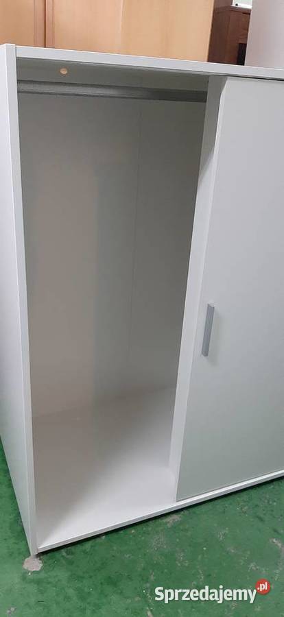komoda z drążkiem i drzwiami przesuwnymi Poznań