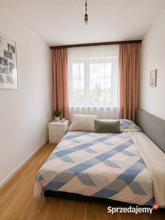pokoje 635 m balkon piwnica basenu i komunikacji Liczba pokoi 3