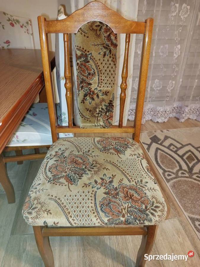 Sprzedam stół do salonu Meble